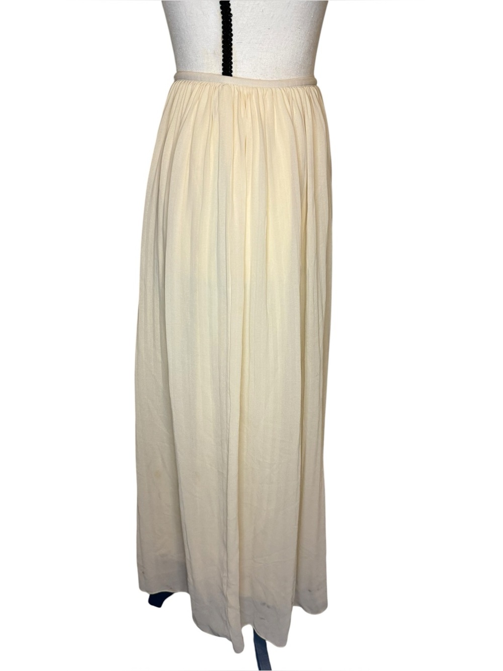 H&M Light Cream Maxi Skirt - Pleated & Flowy - Picture 3 of 4